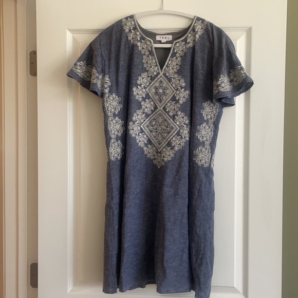 THML Chambray Denim Embroidered Dress  Medium like new - Picture 5 of 5